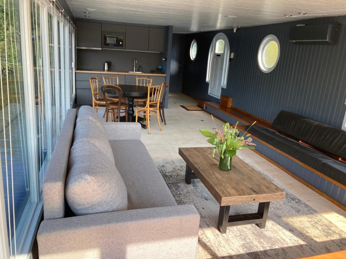 Houseboat - Place In * Praga