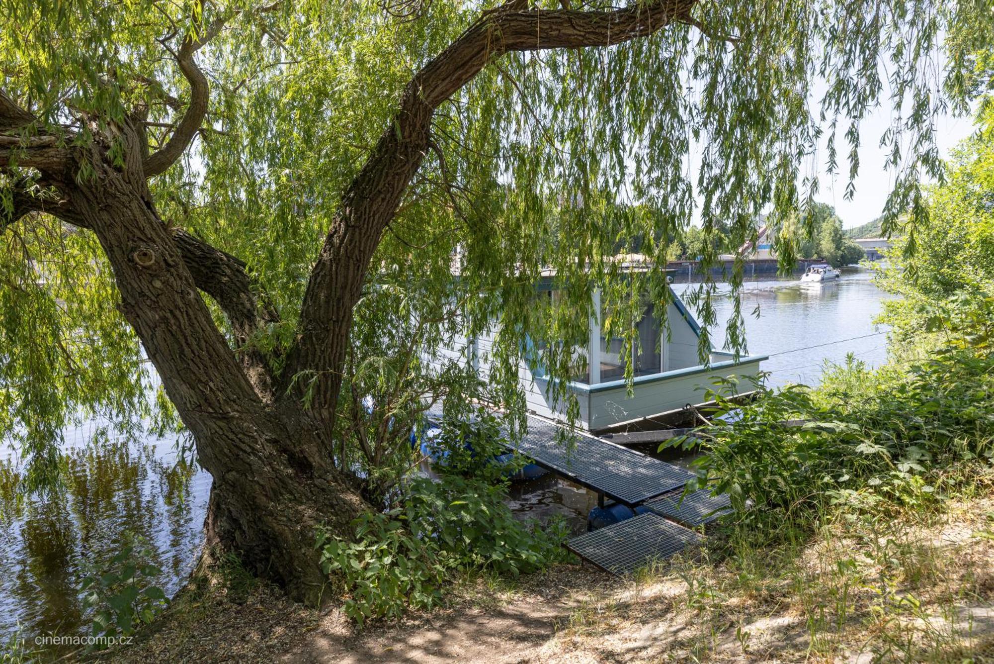Houseboat - Place In Hotel en barco *